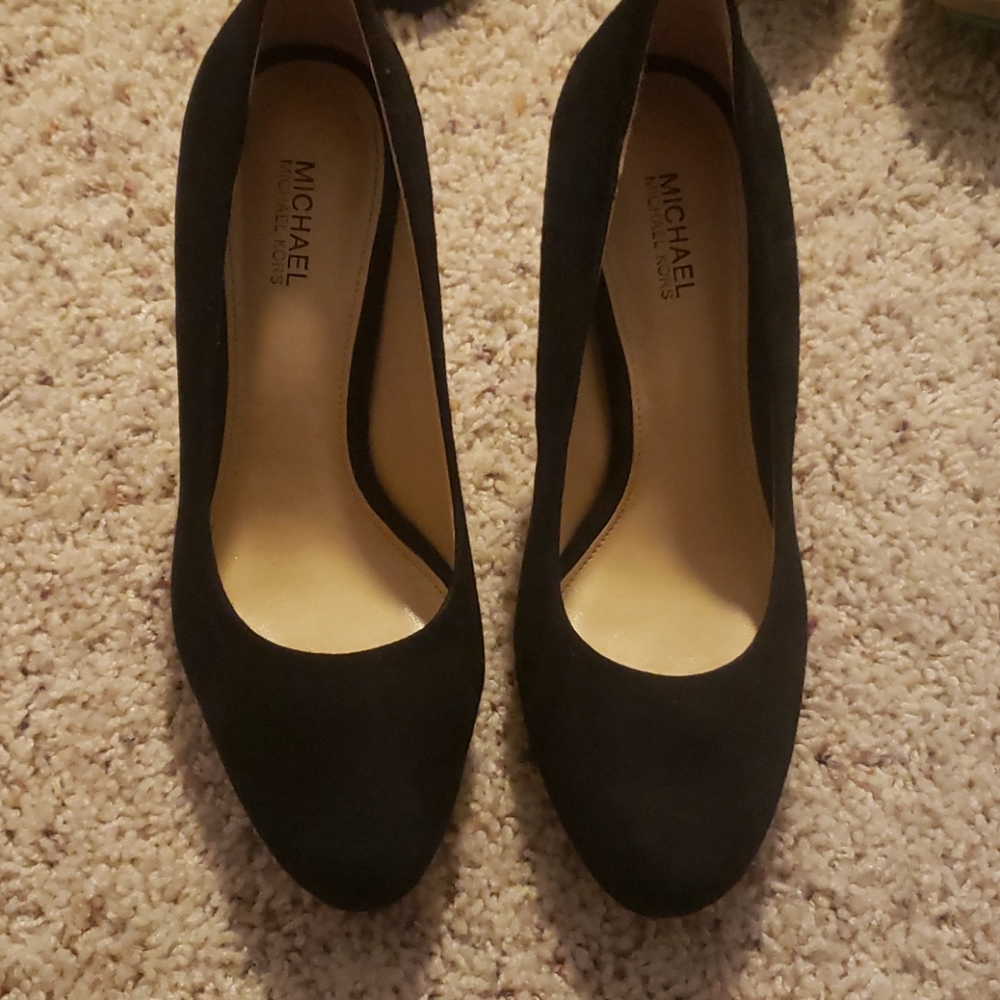 Shoes - Picture 2 of 3